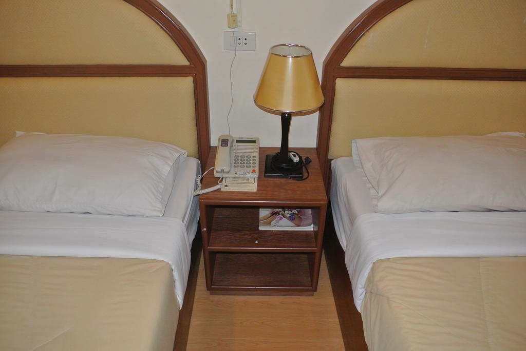 Supak Hotel Kalasin Zimmer foto