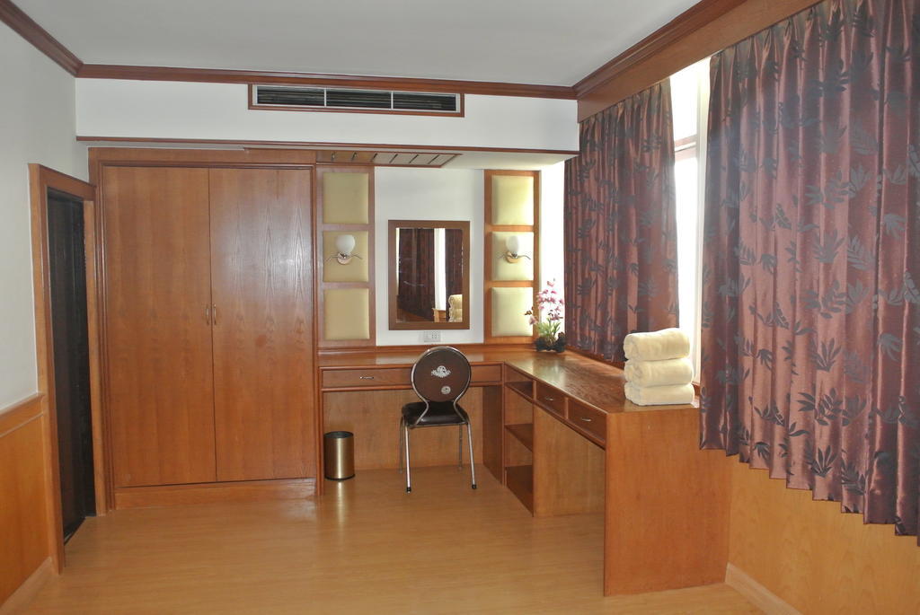 Supak Hotel Kalasin Zimmer foto